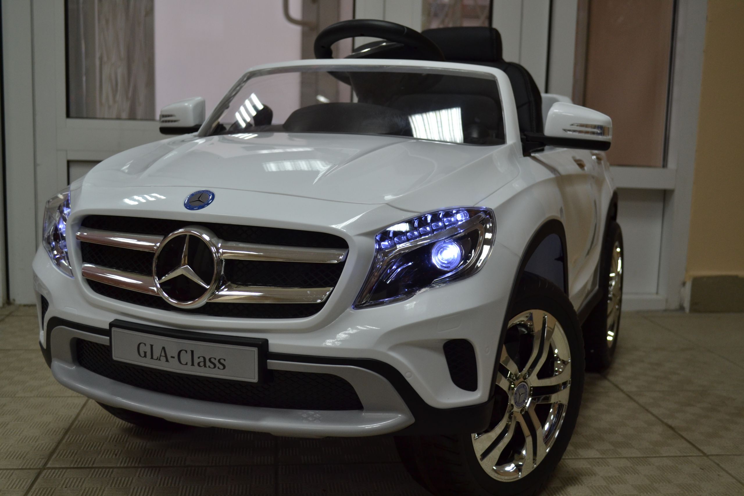 Электромобиль Merсedes Benz GLA class